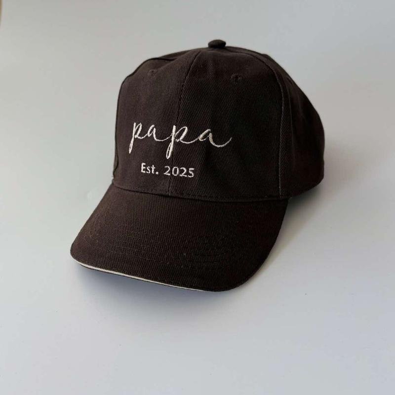 kepurele su snapeliu papa rudos spalvos